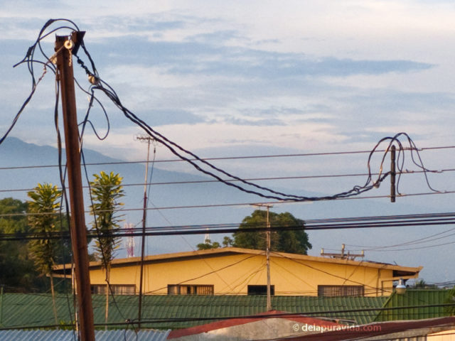 electrical wires in Costa Rica
